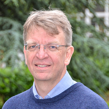 profile of man wearing glasses